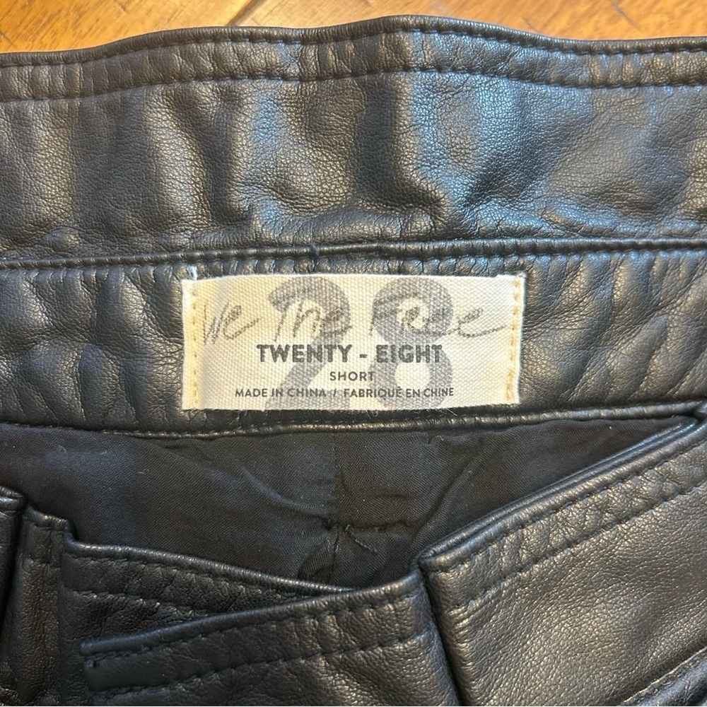 Free People We The Free Black Faux Leather Belted Pleated Shorts, Size 28 - Picture 7 of 8